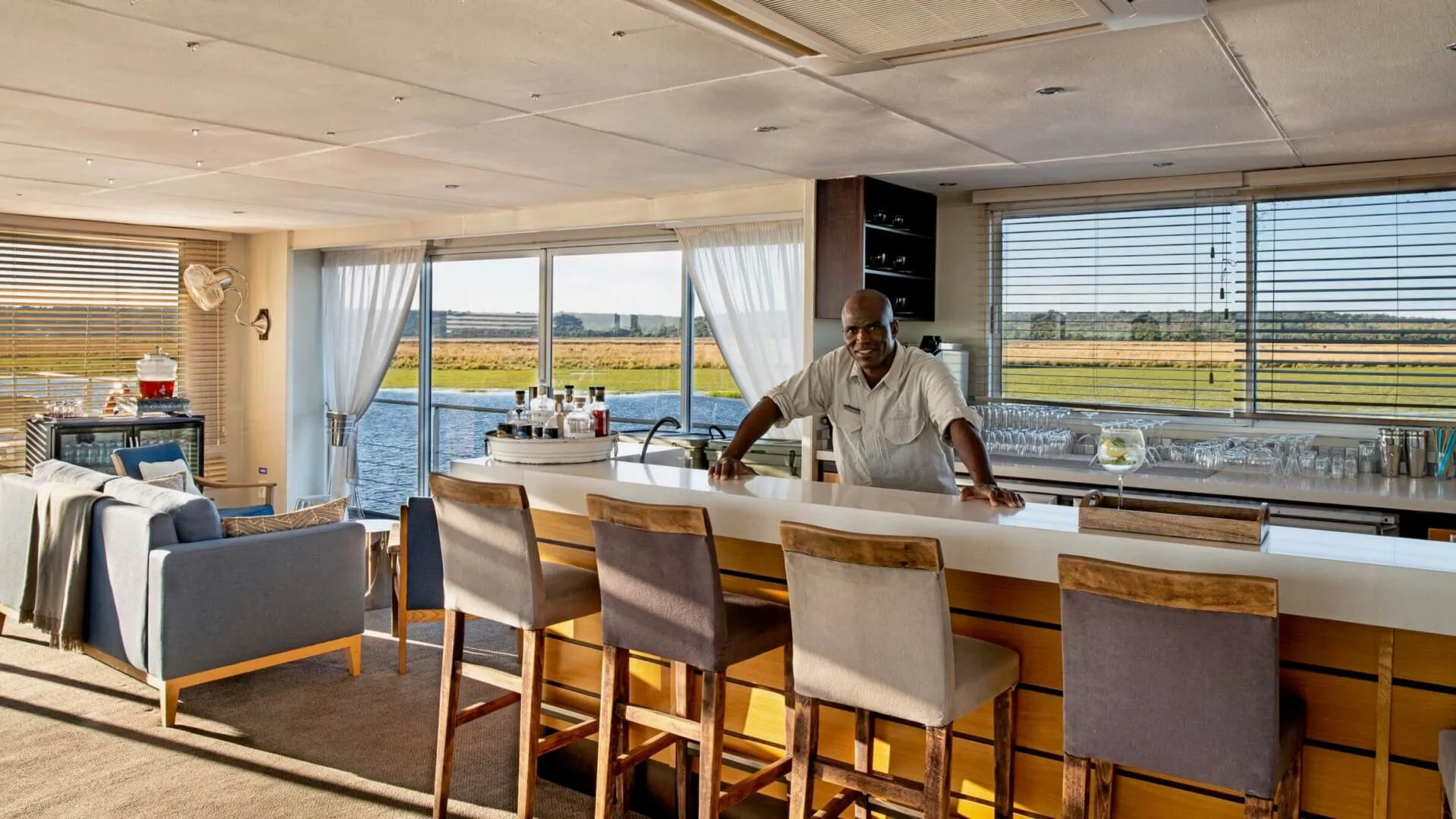 Zambezi Queen Houseboat - Image 4