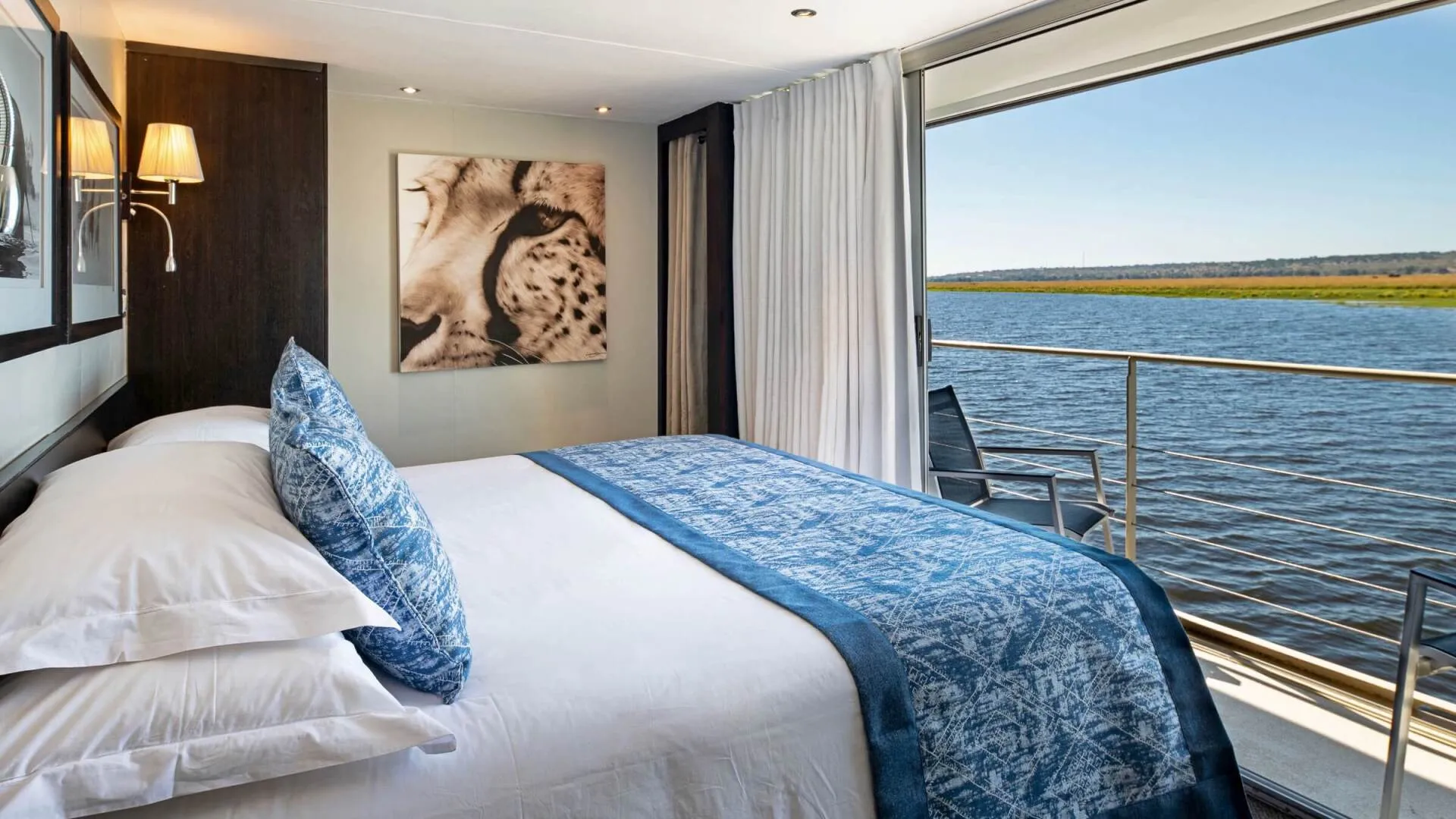 Zambezi Queen Houseboat - Image 3